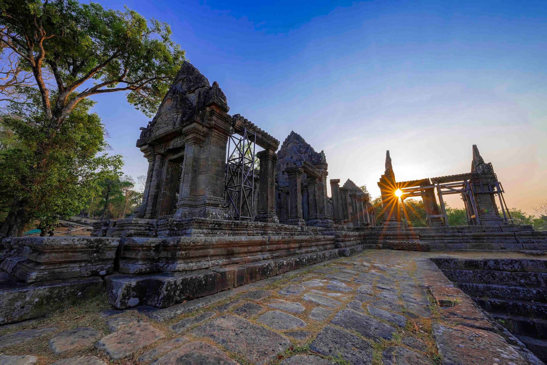 Capture the authentic charm of Preah Vihear’s lush scene